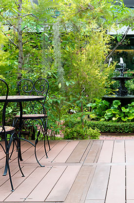 terrasse avec bois naturel